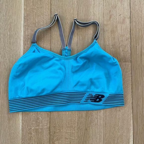 New Balance Other - Blue new balance sports bra